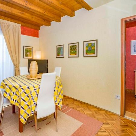 Apartments Villa Rossella 1 ロヴィニ 部屋 写真