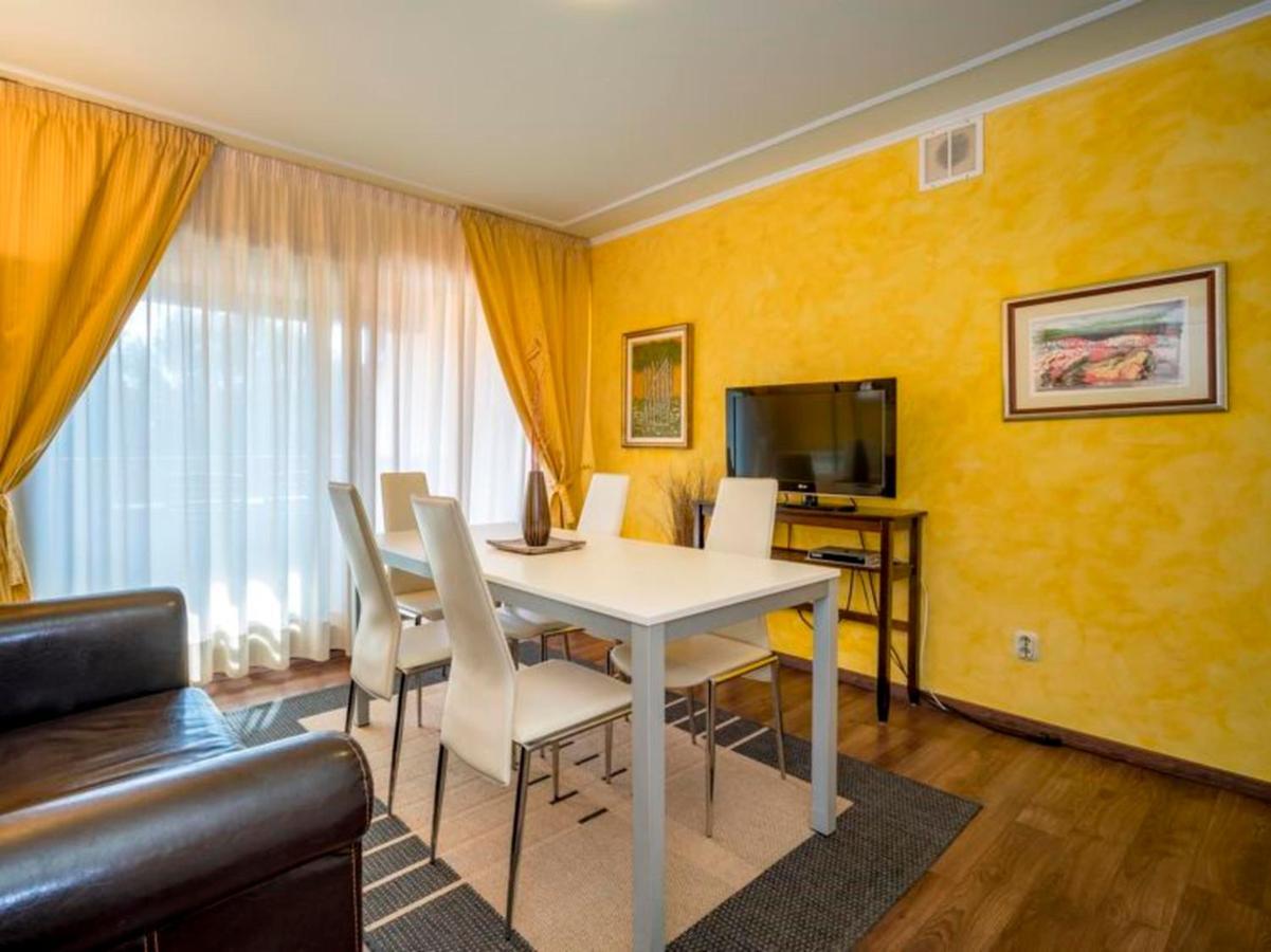 Apartments Villa Rossella 1 ロヴィニ エクステリア 写真