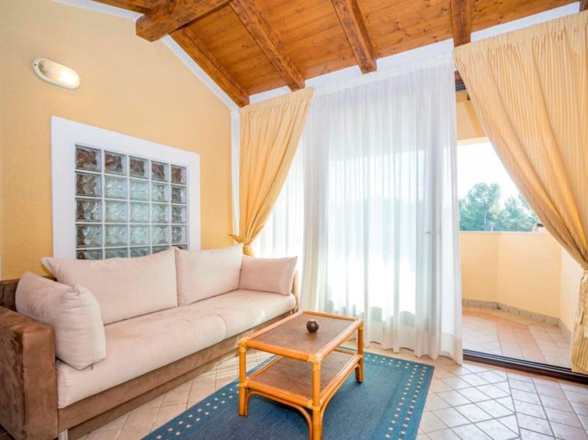 Apartments Villa Rossella 1 ロヴィニ エクステリア 写真