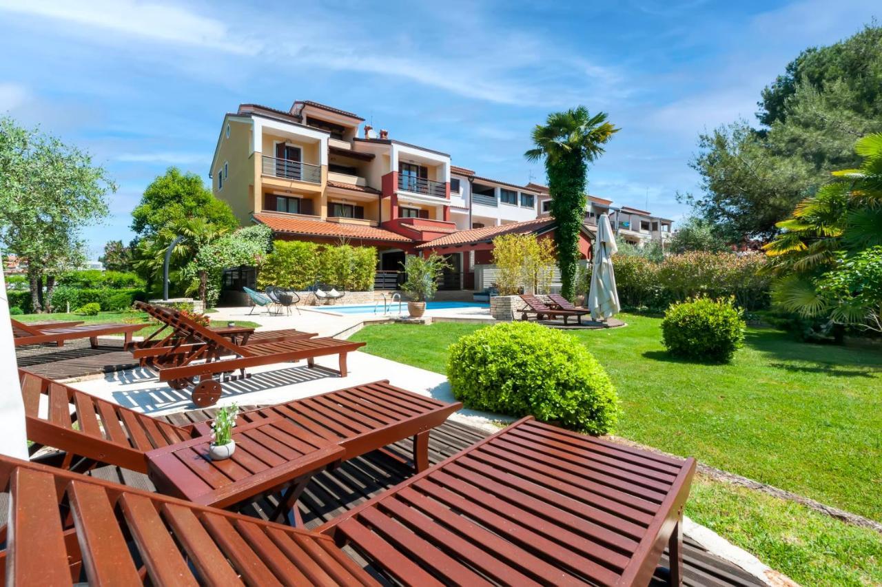 Apartments Villa Rossella 1 ロヴィニ エクステリア 写真