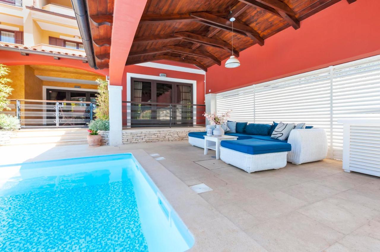 Apartments Villa Rossella 1 ロヴィニ エクステリア 写真