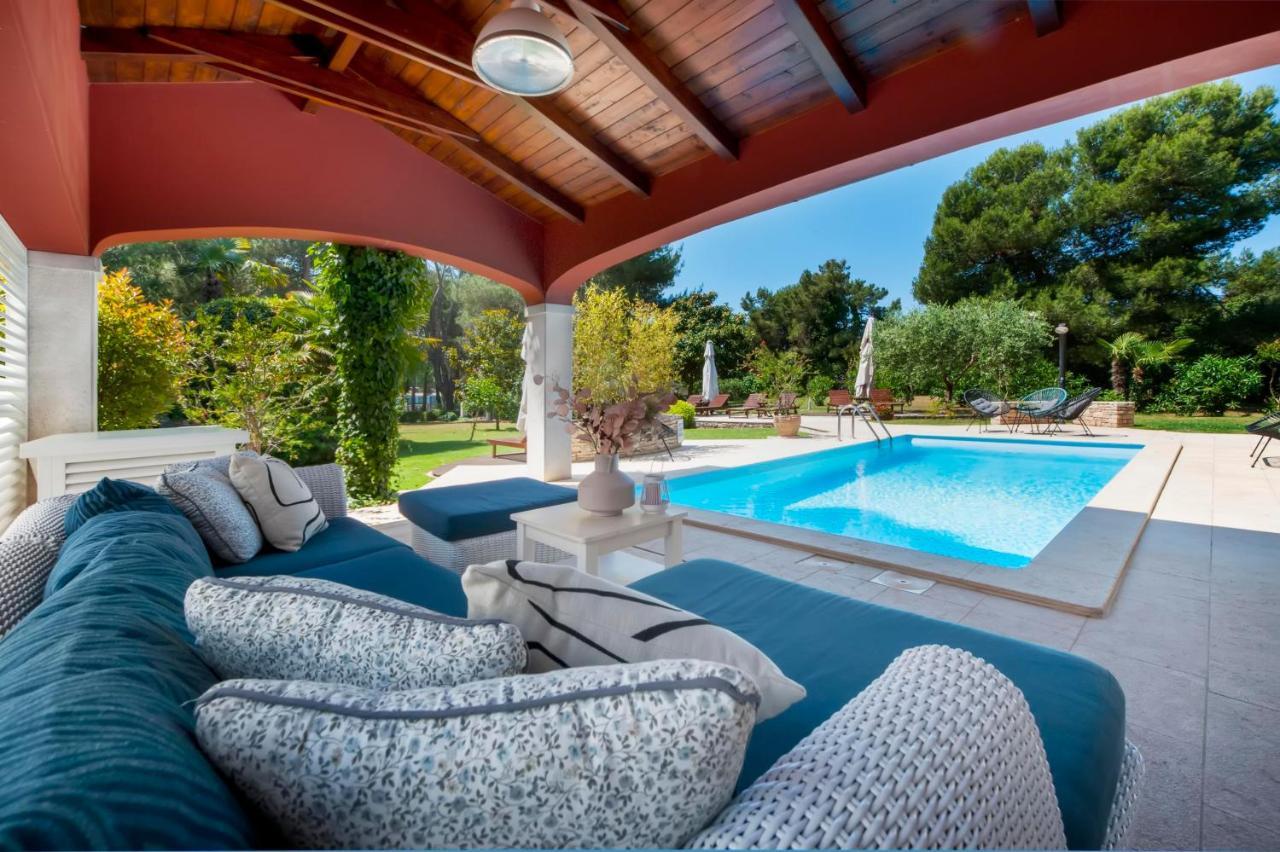 Apartments Villa Rossella 1 ロヴィニ エクステリア 写真