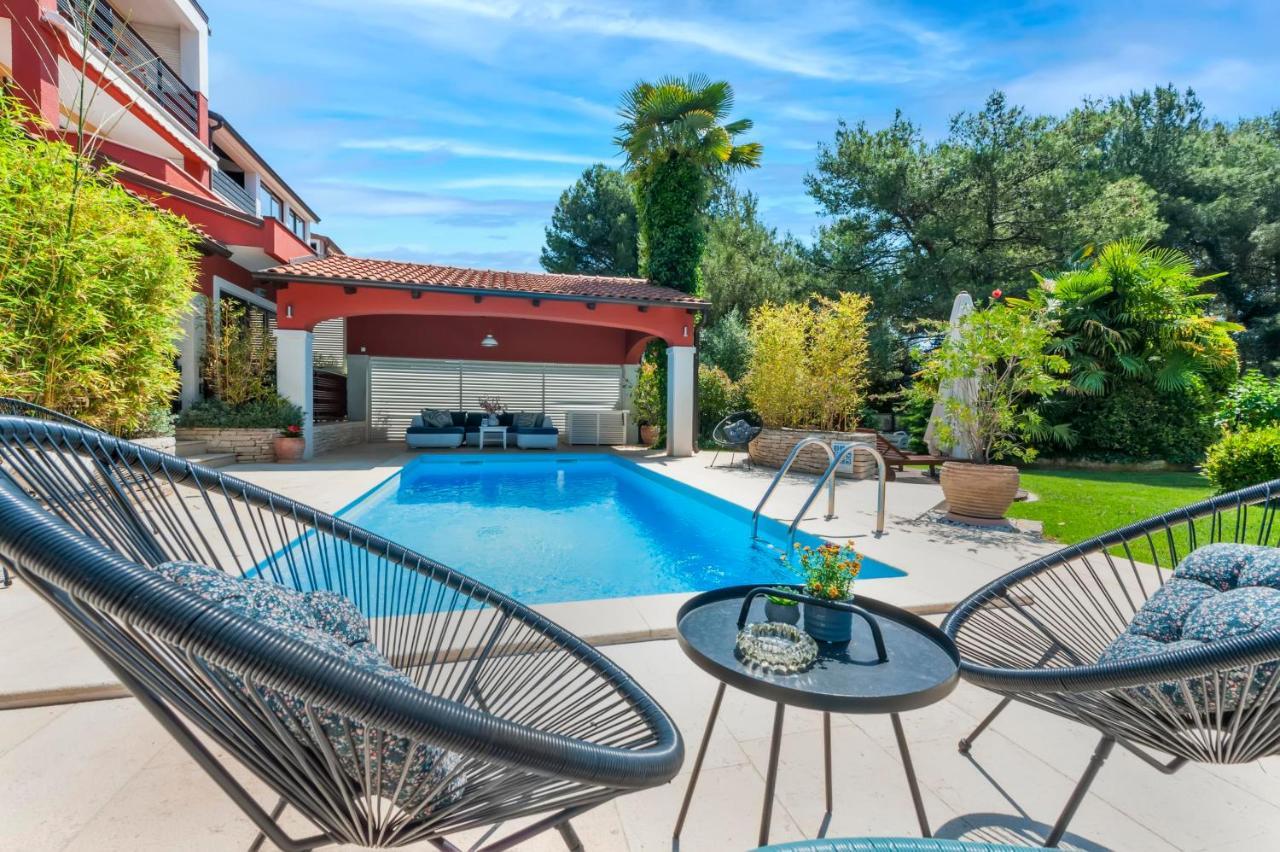 Apartments Villa Rossella 1 ロヴィニ エクステリア 写真
