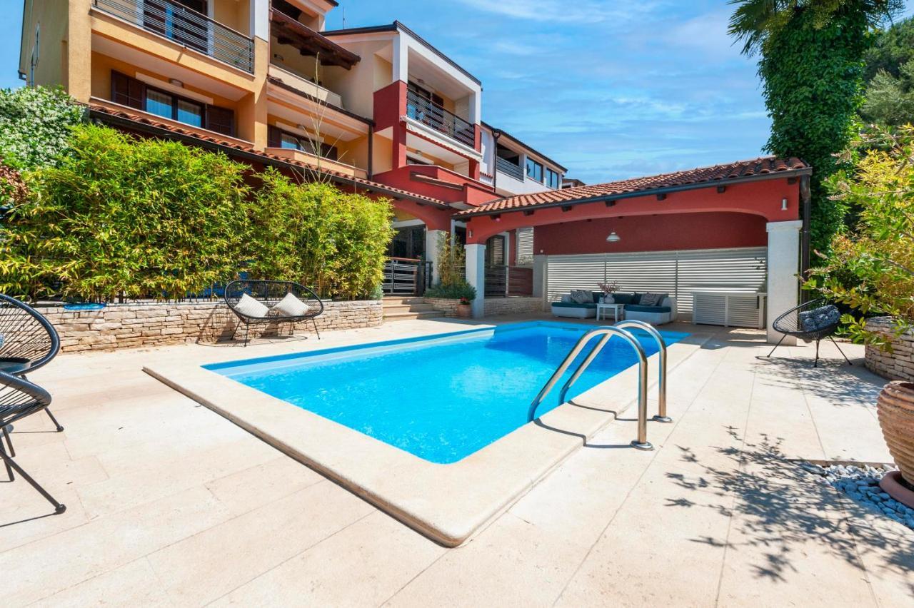 Apartments Villa Rossella 1 ロヴィニ エクステリア 写真