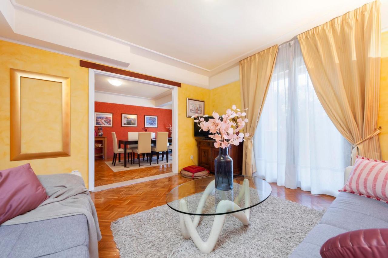 Apartments Villa Rossella 1 ロヴィニ エクステリア 写真