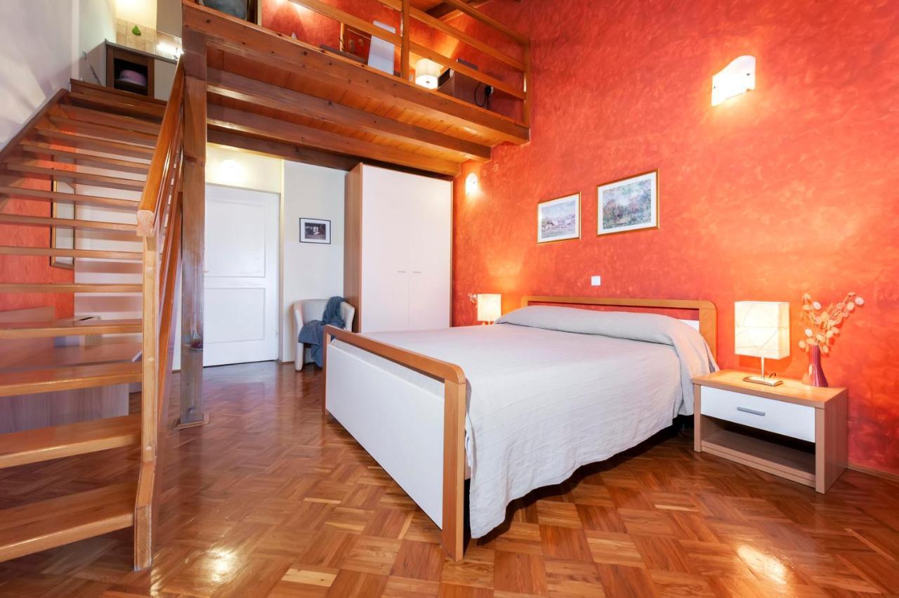 Apartments Villa Rossella 1 ロヴィニ エクステリア 写真