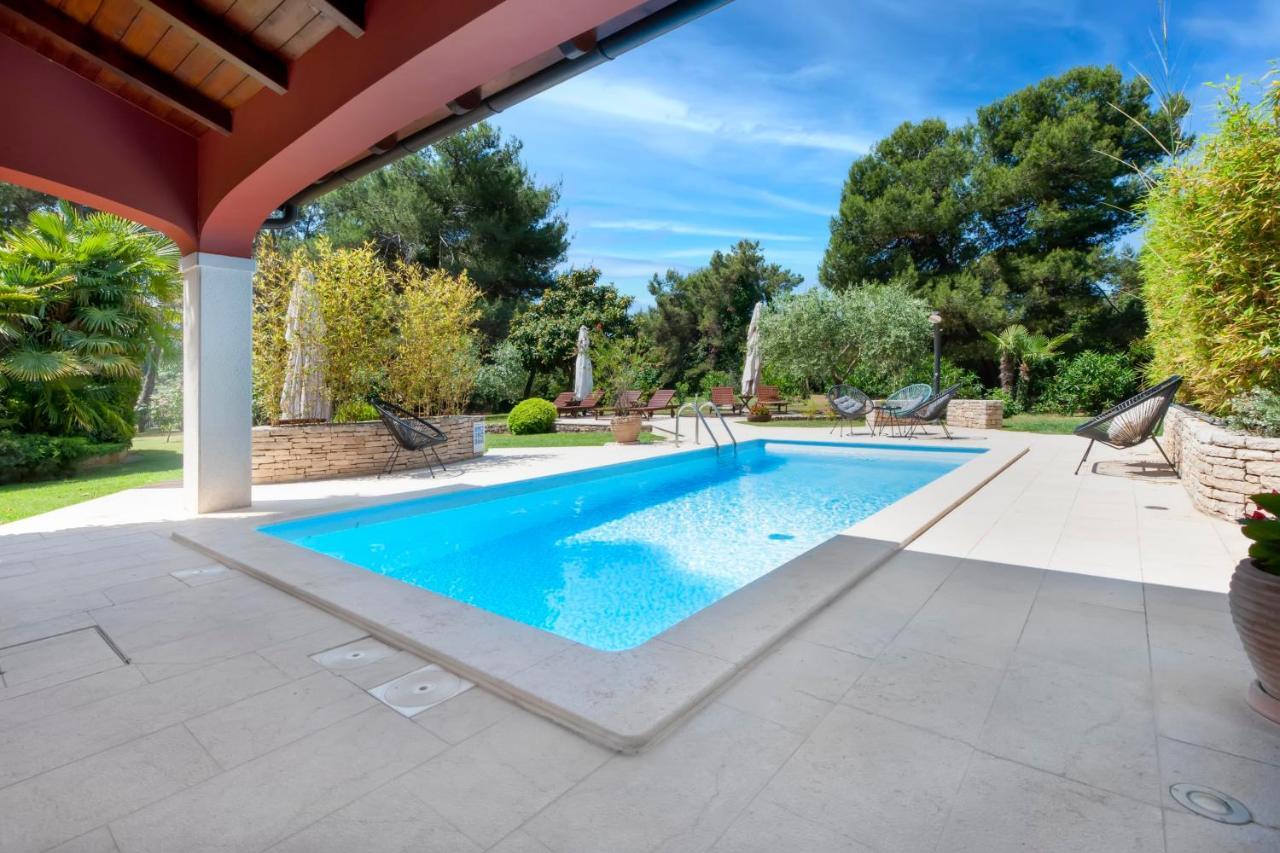 Apartments Villa Rossella 1 ロヴィニ エクステリア 写真
