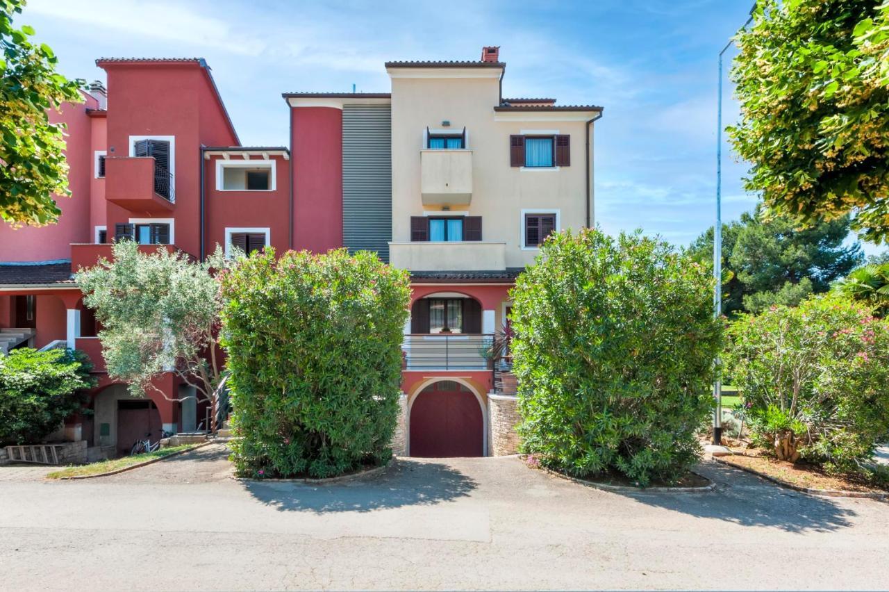 Apartments Villa Rossella 1 ロヴィニ エクステリア 写真
