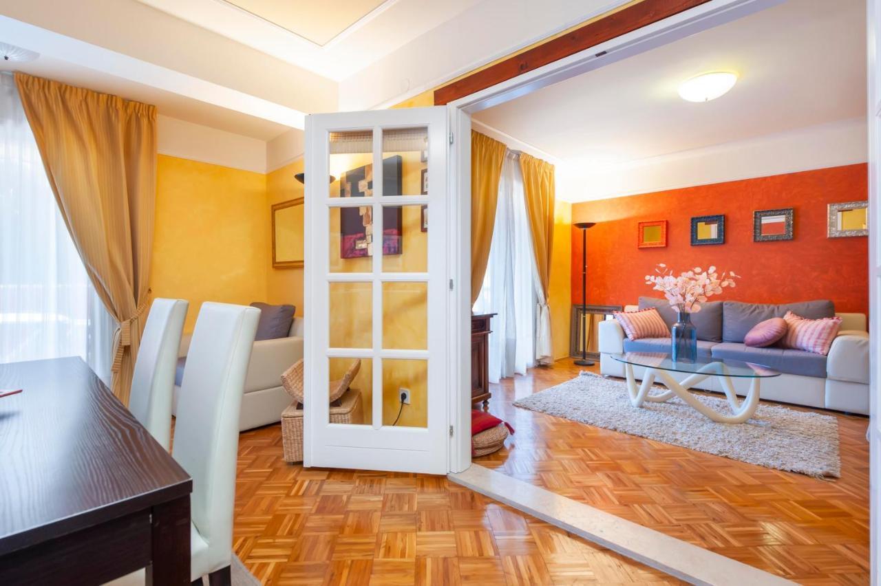 Apartments Villa Rossella 1 ロヴィニ エクステリア 写真