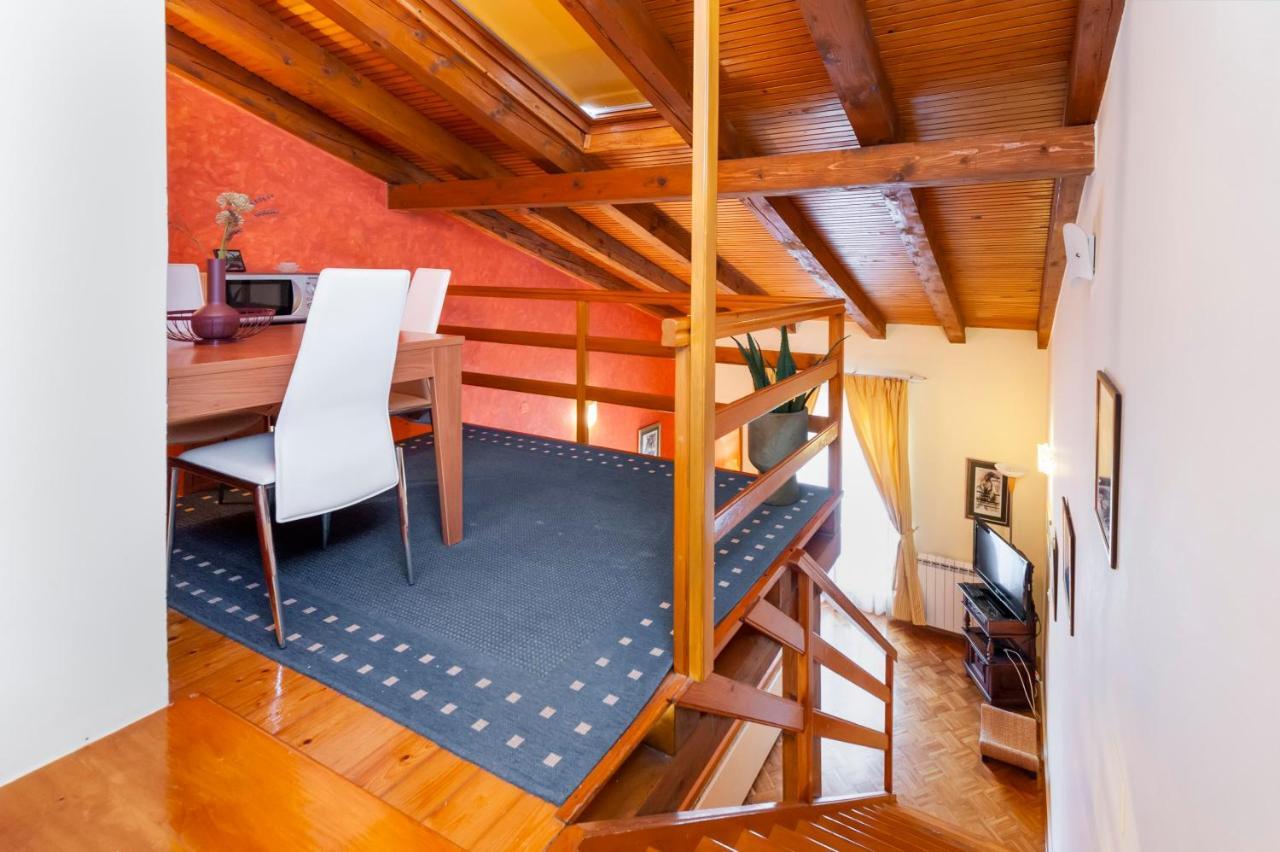 Apartments Villa Rossella 1 ロヴィニ エクステリア 写真