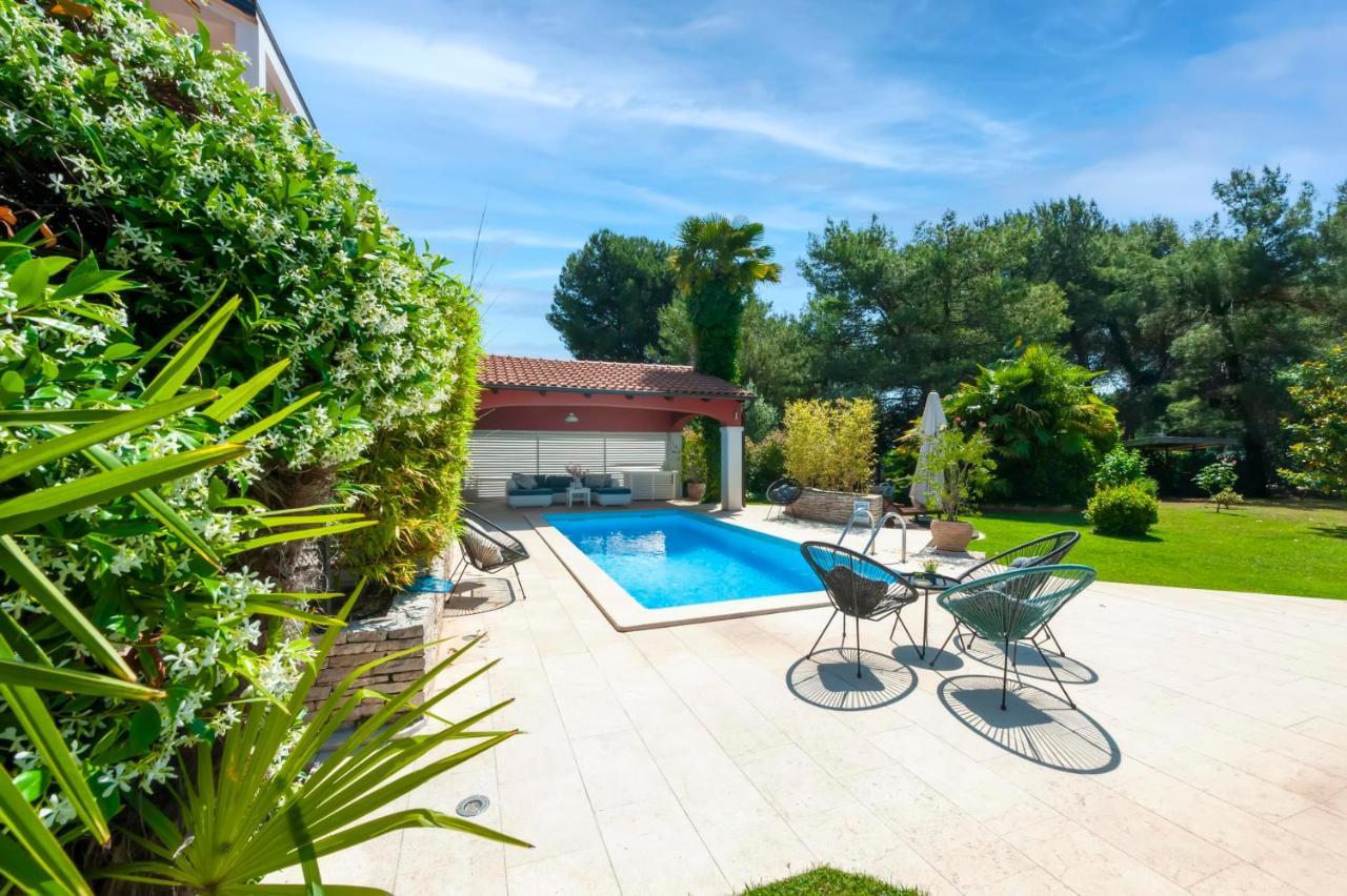 Apartments Villa Rossella 1 ロヴィニ エクステリア 写真