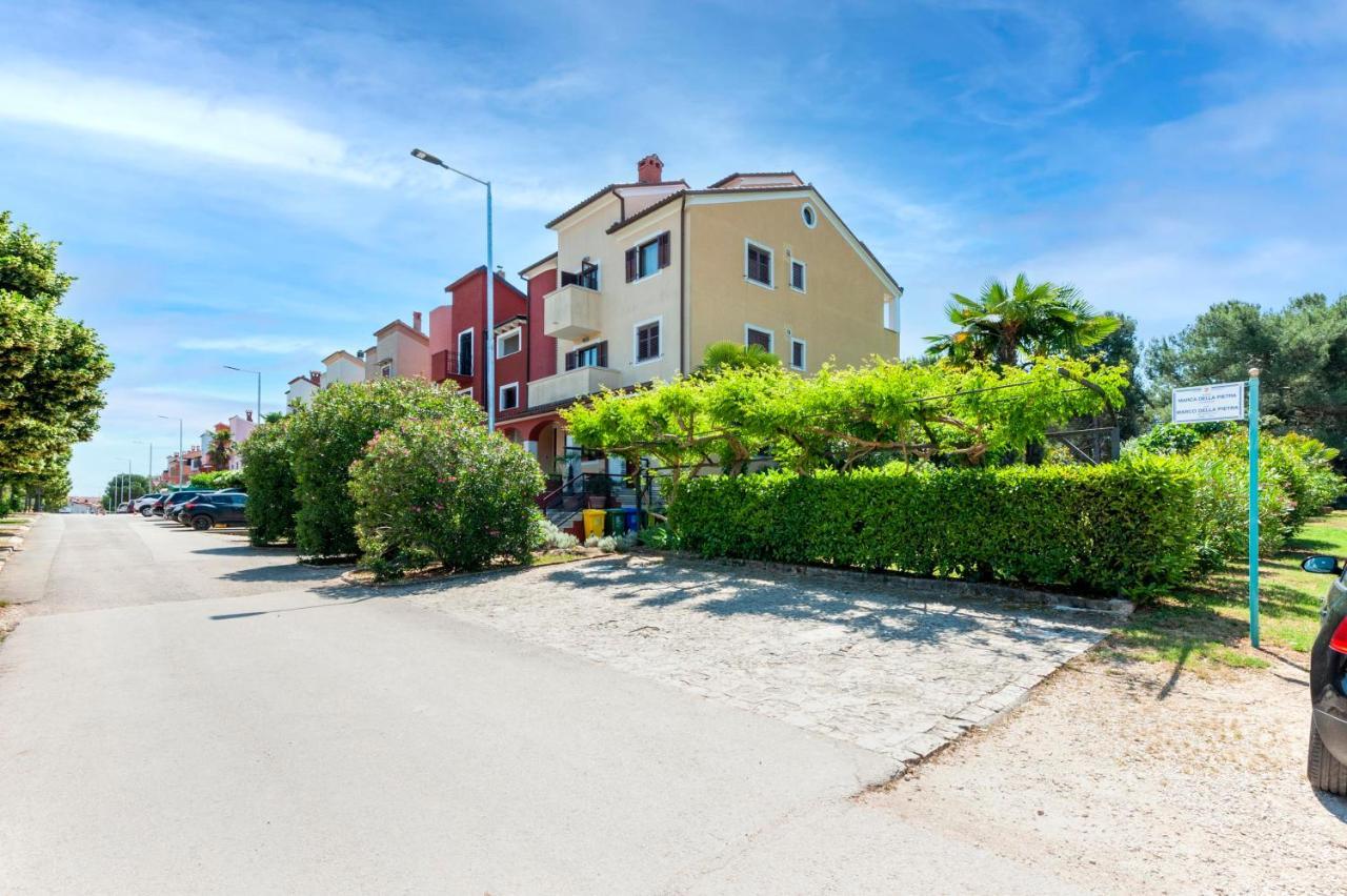 Apartments Villa Rossella 1 ロヴィニ エクステリア 写真