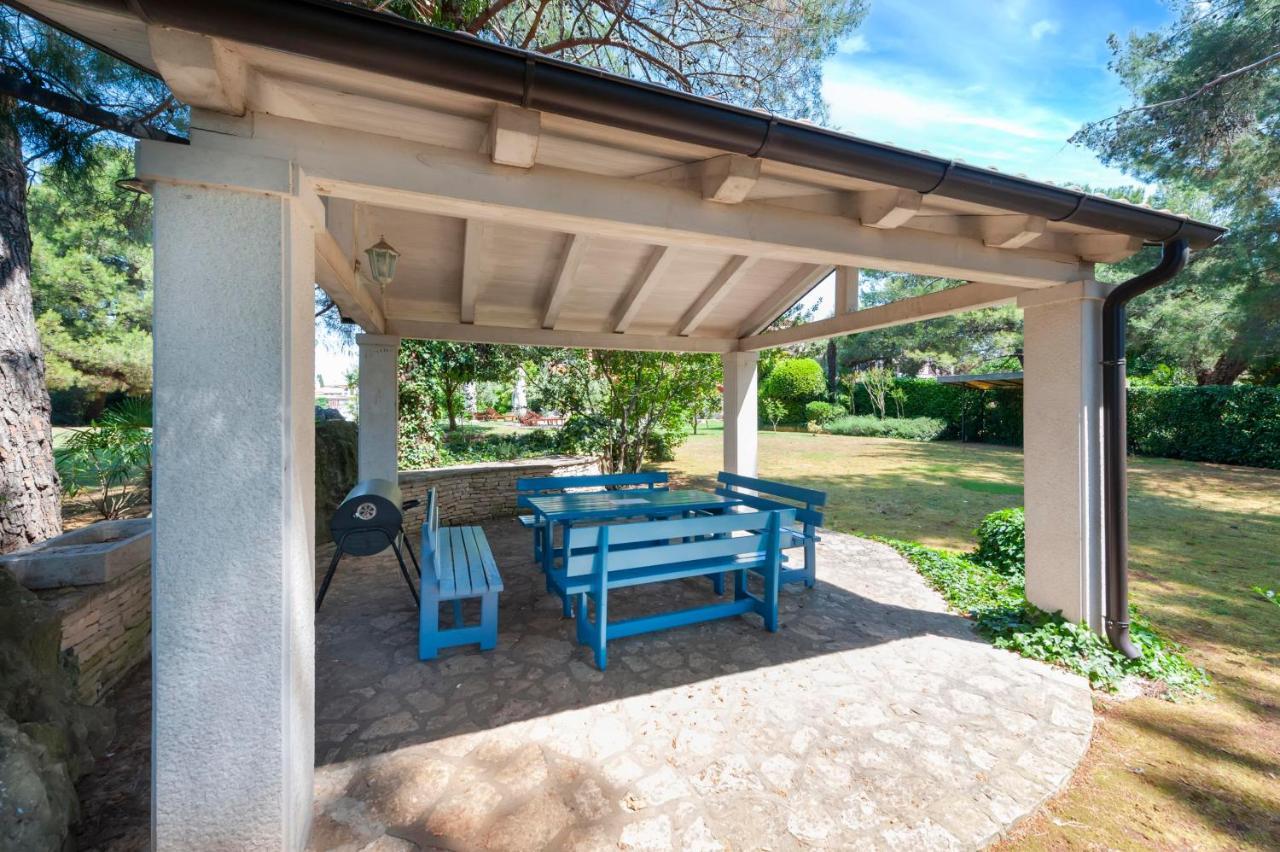 Apartments Villa Rossella 1 ロヴィニ エクステリア 写真