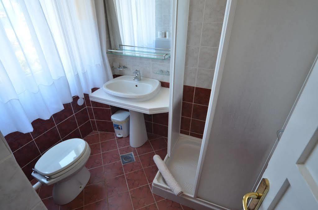Apartments Villa Rossella 1 ロヴィニ エクステリア 写真