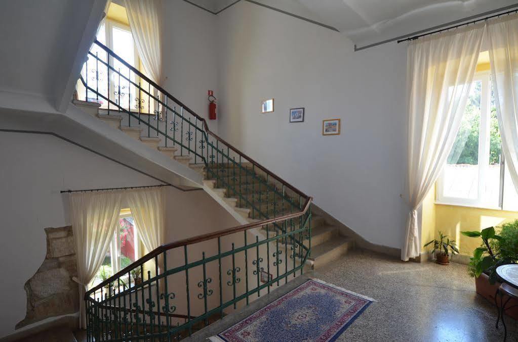Apartments Villa Rossella 1 ロヴィニ エクステリア 写真