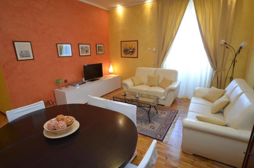 Apartments Villa Rossella 1 ロヴィニ エクステリア 写真