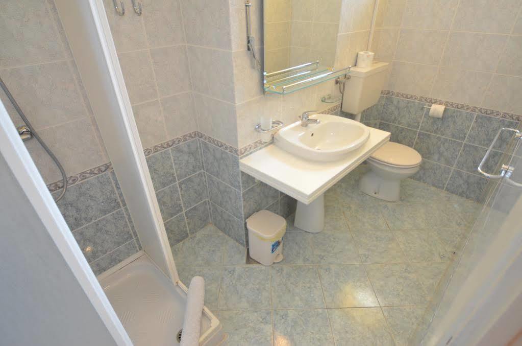 Apartments Villa Rossella 1 ロヴィニ エクステリア 写真